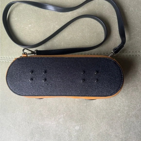 Kickflip Skateboard Crossbody Bag Yellow - Picture 3 of 12